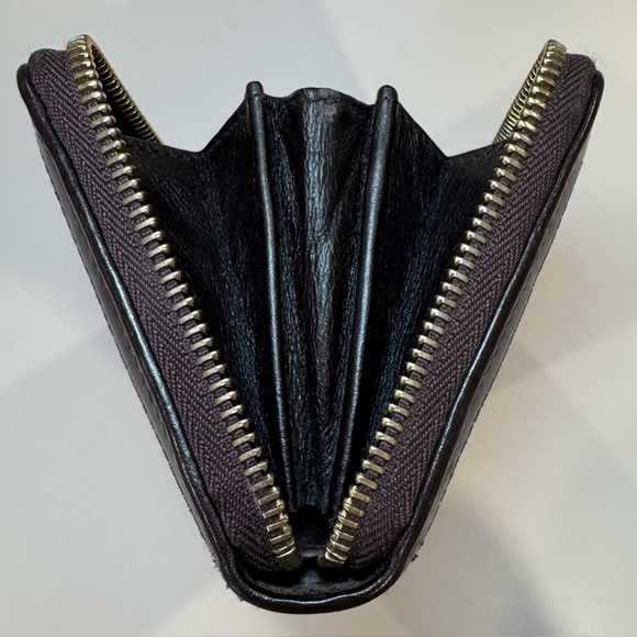 Gucci Sukey Zip Around Wallet In Dark Brown Leather W Goldtone GG Logo - Picture 14 of 16